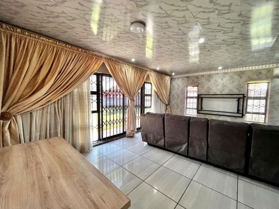 3 Bedroom Property for Sale in Rustenburg North North West